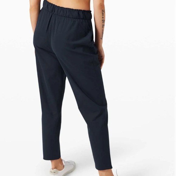 Lululemon Keep Moving Pant 7/8 High-RiseTrue Navy Size 10 Newer Release - Picture 3 of 8